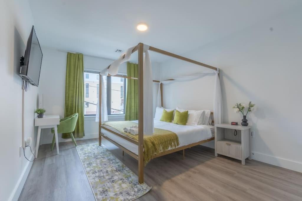 2 Bedroom 2 Bath Suite, Near American Dream And The Airport, Free Parking, King Bed And 2 Queen Beds, Washer And Dryer Orange Luaran gambar